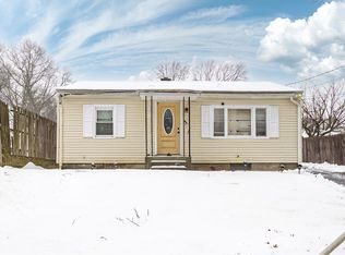 63 Lawton St, Springfield, MA 01109