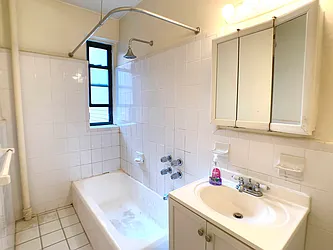 Rented by R New York