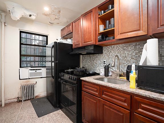 5th image of 247 E 31st St #3A