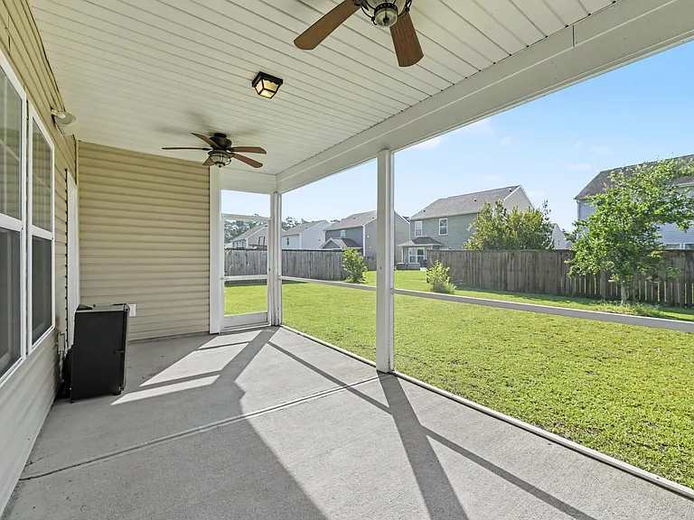 121 Rockingham Way — Photo 31