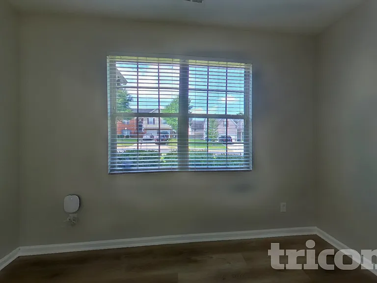 438 Lake Ridge Ln — Photo 20