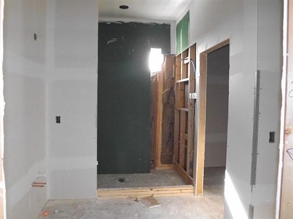 5th image of 617 Athens Ave