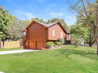 105 NE Leann Dr, Blue Springs, MO 64014