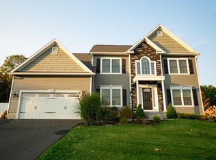 22 Haywood Ln, Rensselaer, NY 12144