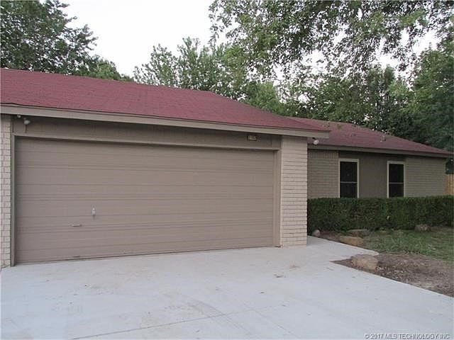 Great Home ! New Driveway! 3/2/2 in cul-de-sac. complete remodel