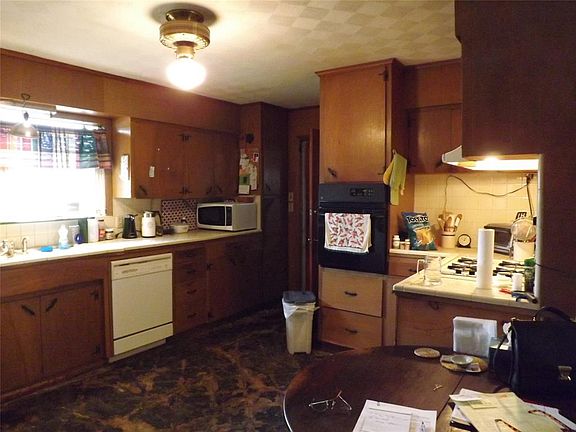 4th image of 3134 Steveroy St