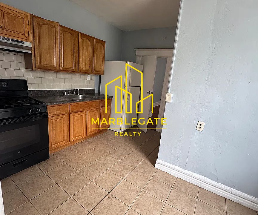 1st image of 75 Carnegie Ave #33