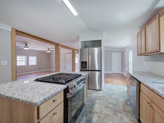 3rd image of 838 Spring Place Rd