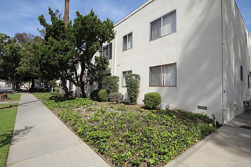 2nd image of 110 S Michigan Ave APT 7