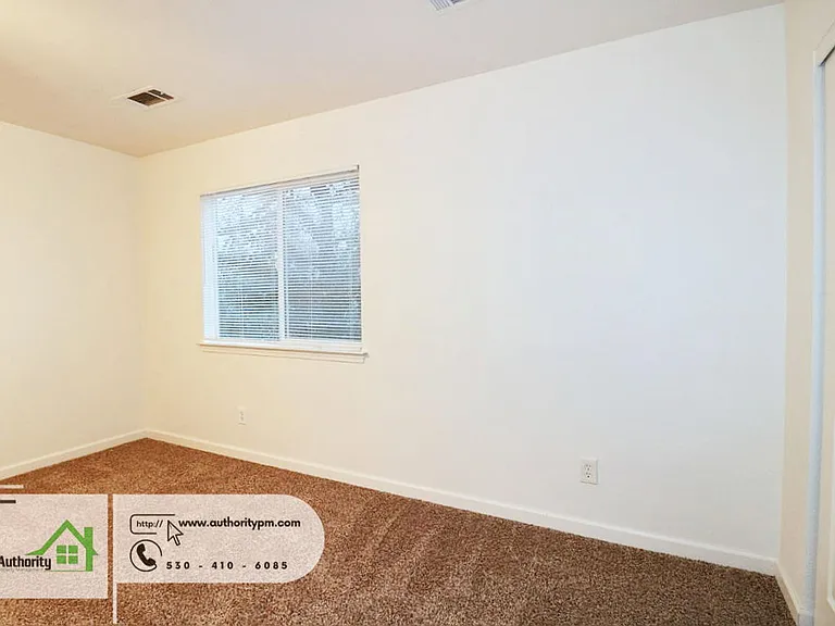 1729 Laurel Ave #B — Photo 17