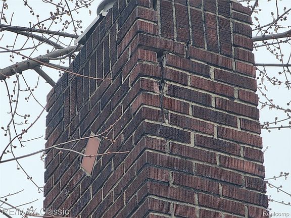 2nd image of 643 E Kennett Rd