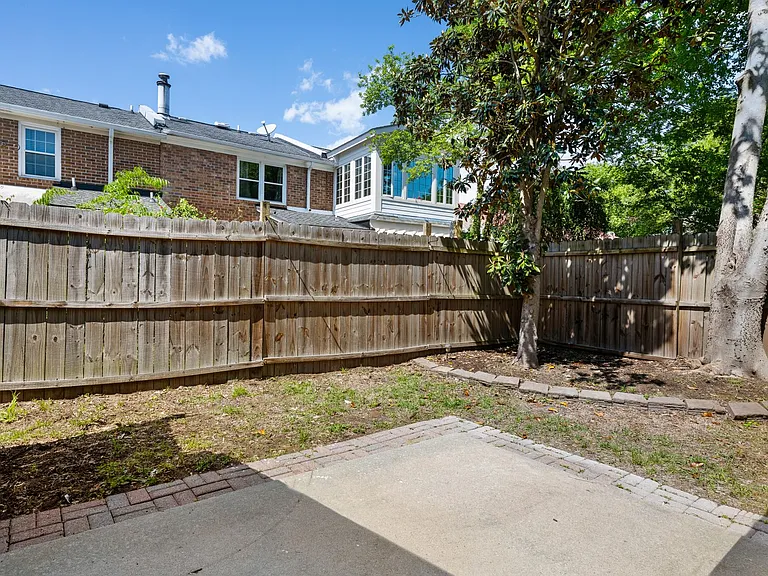 664 Swinton Ct — Photo 17