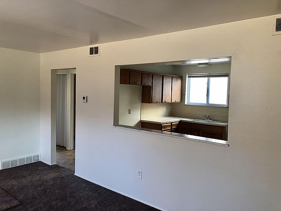 3rd image of 513 Zahn Dr #A