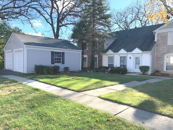 52 Hickory Ln, Cary, IL 60013