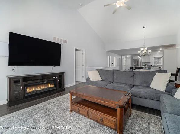 4015 Eastbridge Circle Rd, Stockbridge, MI 49285