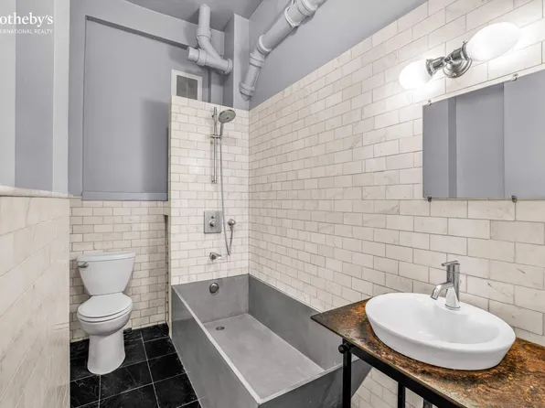 335 West 38th Street 11 image 11 of 11