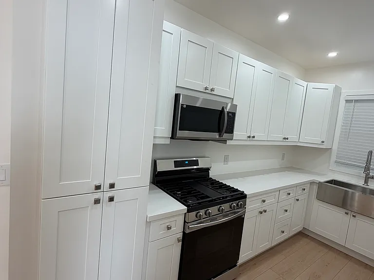 1250 Capitol Ave #4 — Photo 4