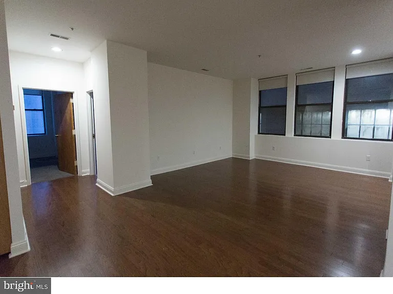 2201 S 16th St #1201 — Photo 11