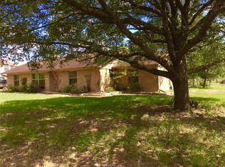 8320 Grassbur Rd, Bryan, TX 77808