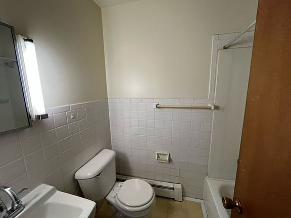 5th image of 601 S Randall Ave APT 11