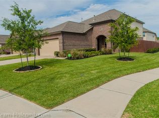 6869 Catalpa Bluff Ln, Dickinson, TX 77539