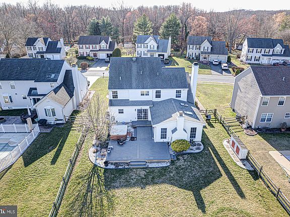 3rd image of 21 Oakview Dr