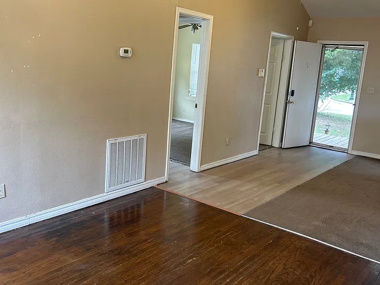 2801 NW 11th St — Photo 8