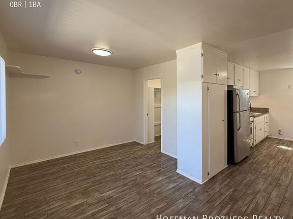 4th image of 15632 Leadwell St #8A