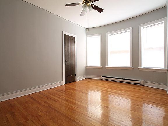5th image of 346 S Austin Blvd APT 1F