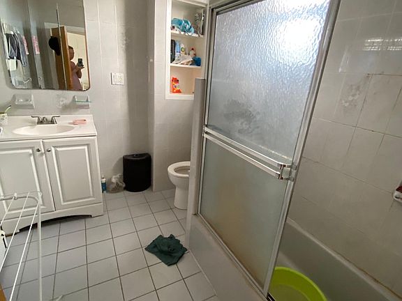 5th image of 14559 19th Ave Unit 2