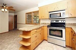 5th image of 3205 32nd Ave NE