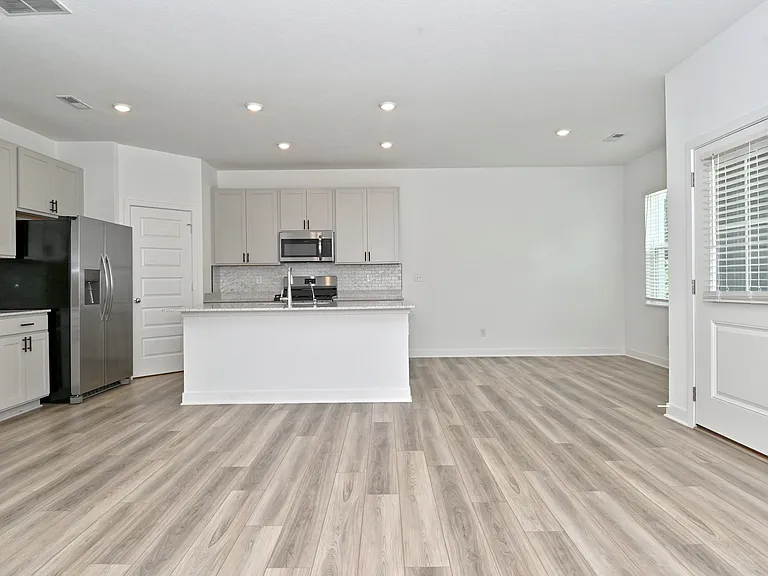 1728 Trinity Ln — Photo 49
