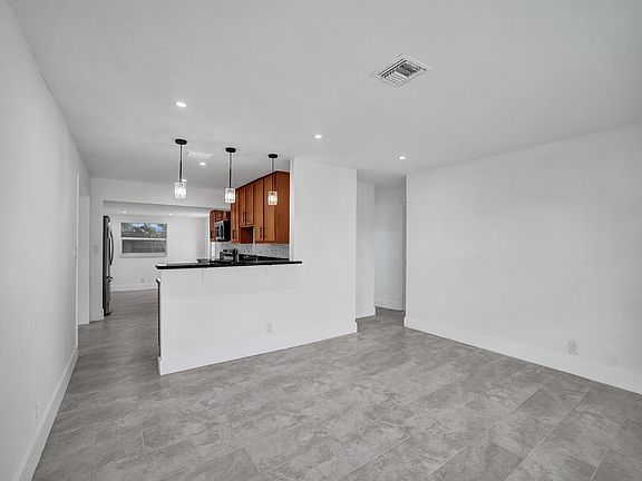 4th image of 1611 NE 31st Court