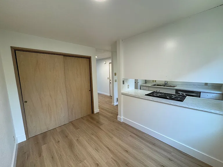 708 NE Avery St — Photo 36