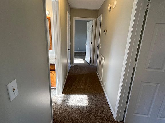 5th image of 915 Prince Ln