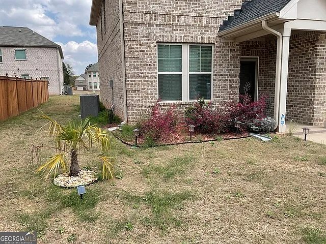 5 bed, 3.0 bath, 3184 sqft, $3,500 — Photo 3