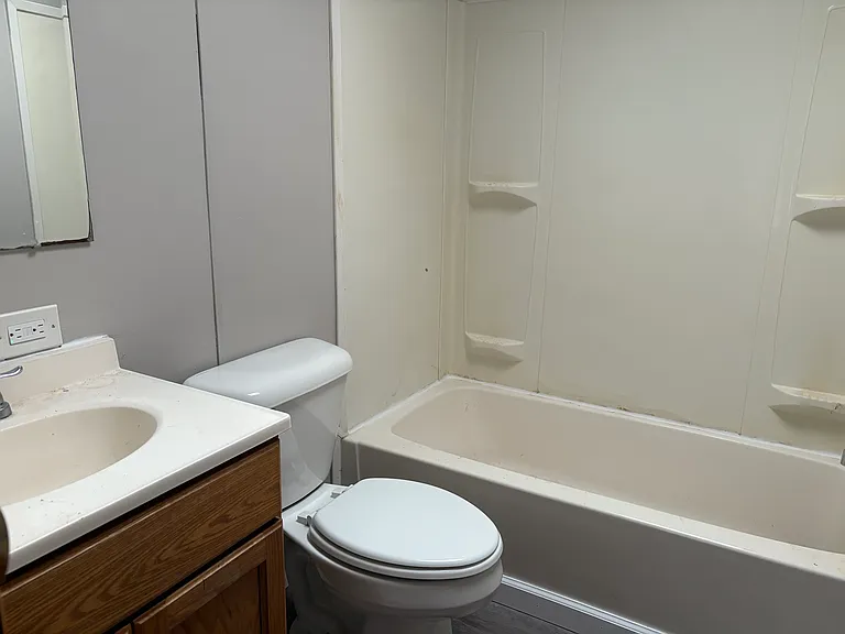 8422 Quill Dr — Photo 6