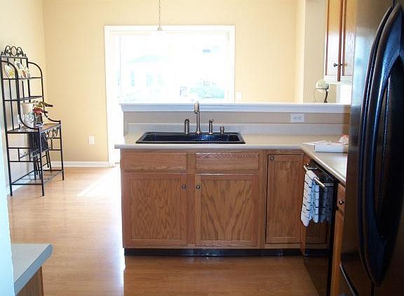 3rd image of 1015 NW Manassas Dr