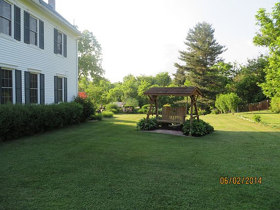 4th image of 202 Park St