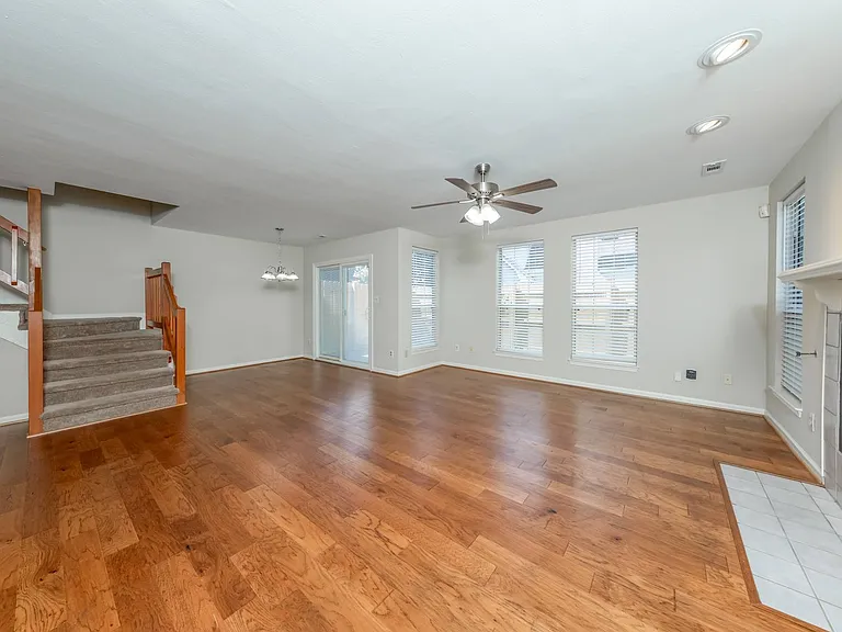 308 Ferguson Bnd — Photo 3