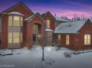 6901 Reed Ct, West Bloomfield, MI 48322