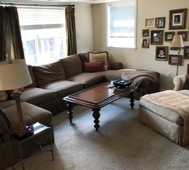 549 Woodview Dr — Photo 15