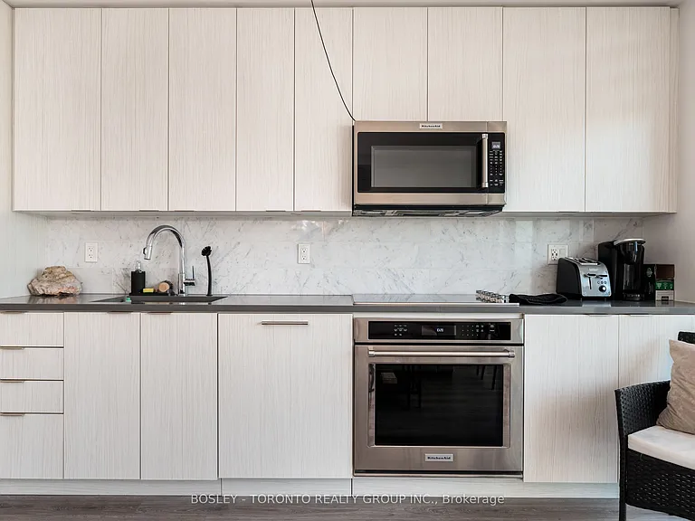 38 Iannuzzi St #2002 — Photo 15