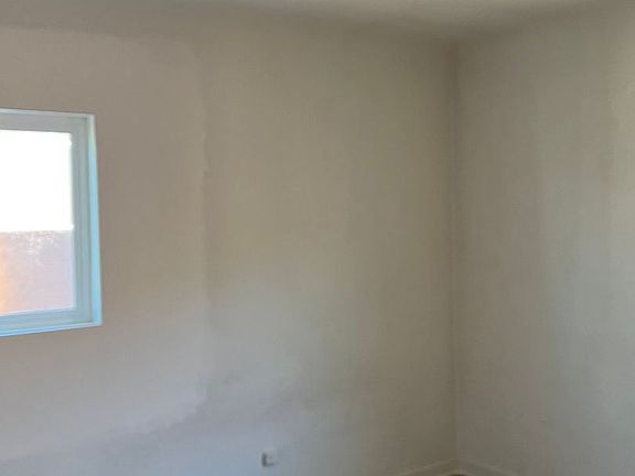 4th image of 1042 Vassar Dr NE