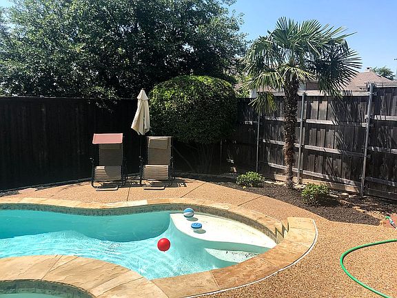 5th image of 10957 Breezewood Dr