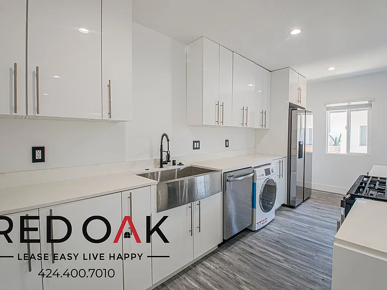 1350 N Fuller Ave #7 — Photo 5