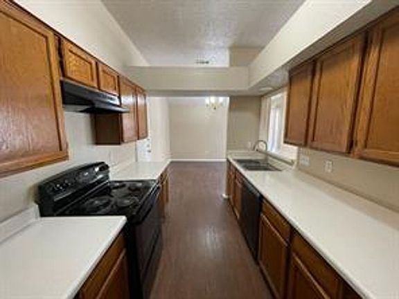 5th image of 10228 Ridge Oak St