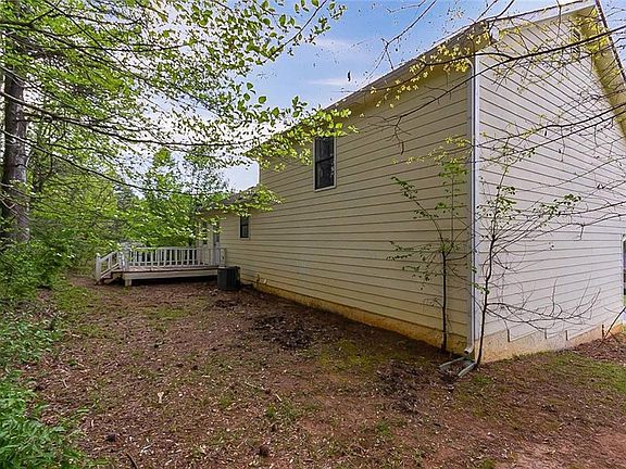 5th image of 134 Westwood Dr