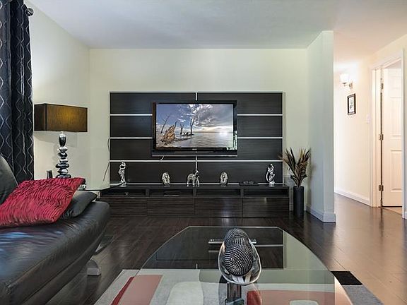 4th image of 3815 67th Street Ct E