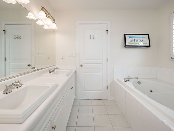 5th image of 212 85th St APT D